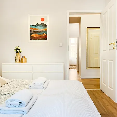 Charming For 4 Guests In Jewish District Appartamento