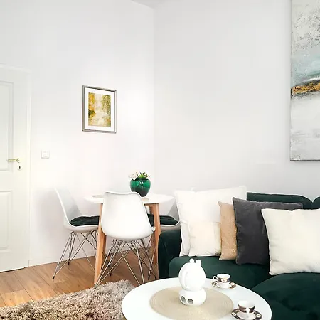 Charming For 4 Guests In Jewish District Apartment *