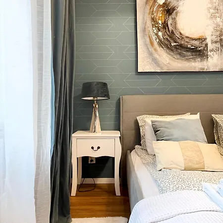 Charming For 4 Guests In Jewish District